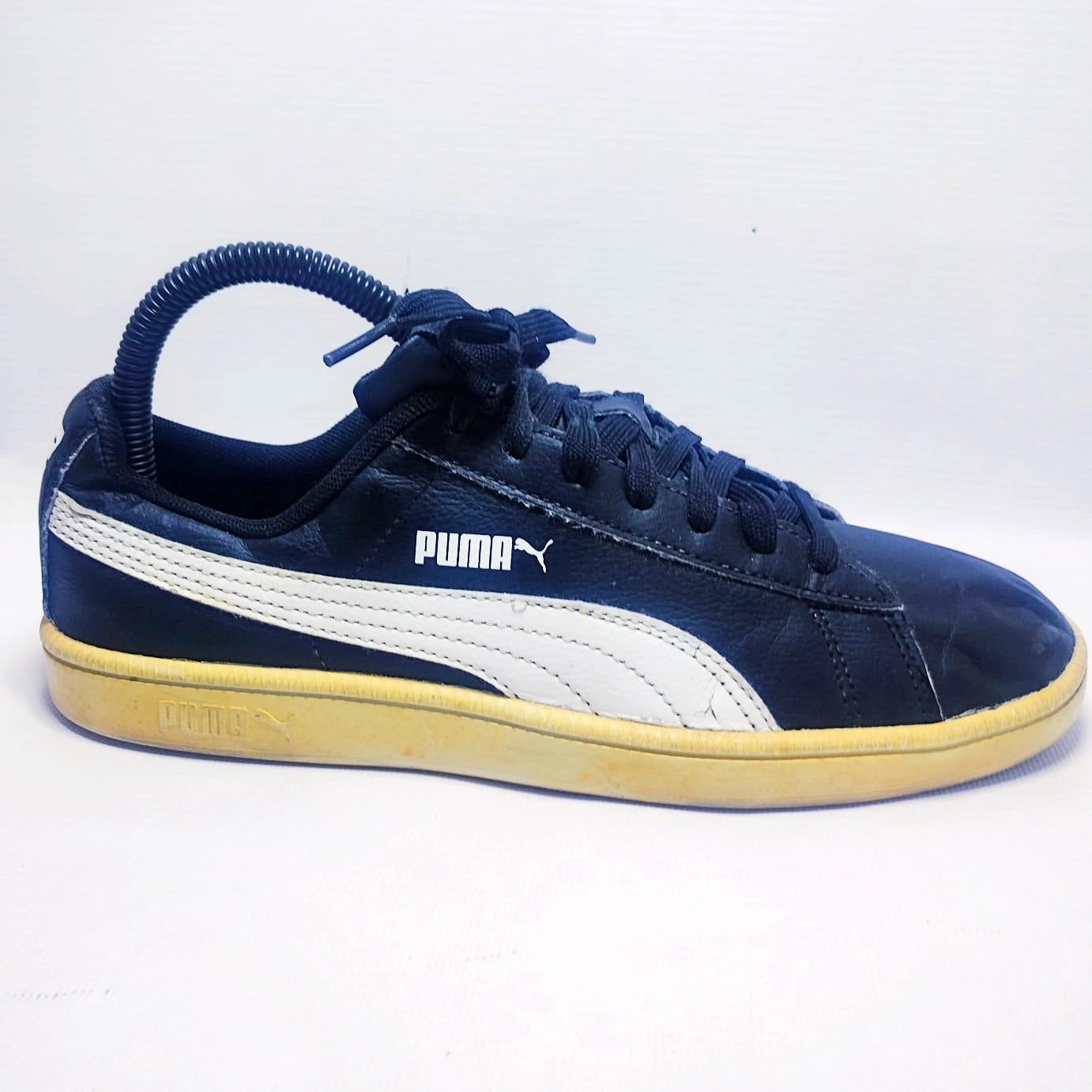 Puma Smash v2 Leather Sneakers.