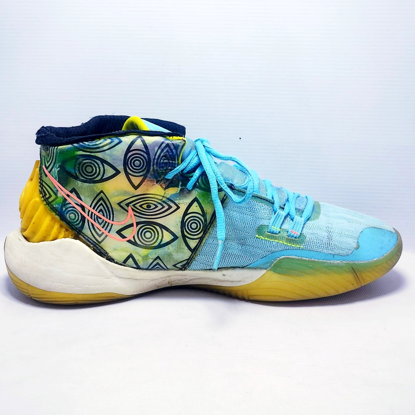 Nike Kyrie 6 Pre-Heat basketball shoe