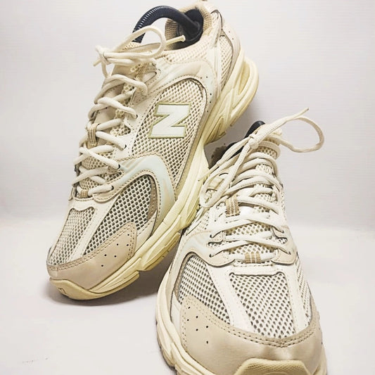 NEW BALANCE 530 in Pearl White Color